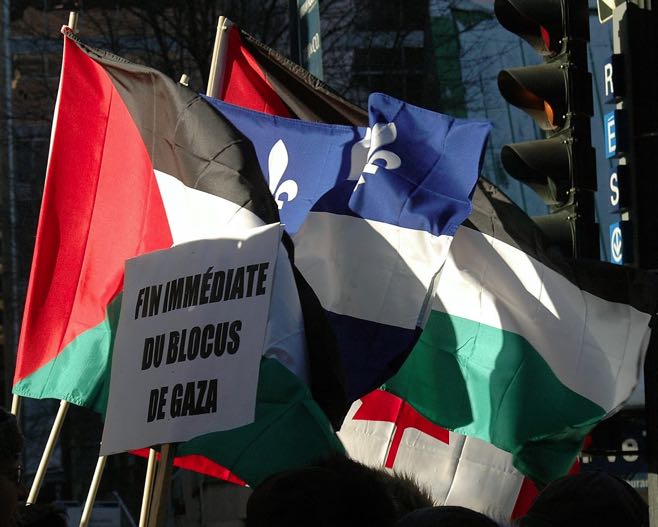 Drapeaux palestinien et québécois