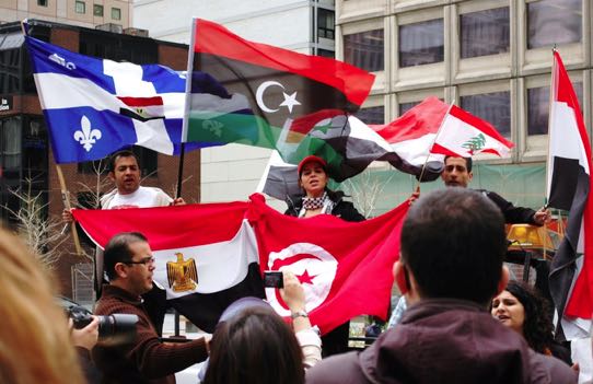 Drapeaux Québec et arabes